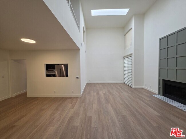 Foto del edificio - 1421 Greenfield Ave