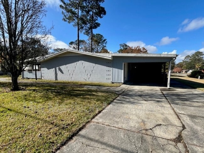 Building Photo - 401 Woodley Rd