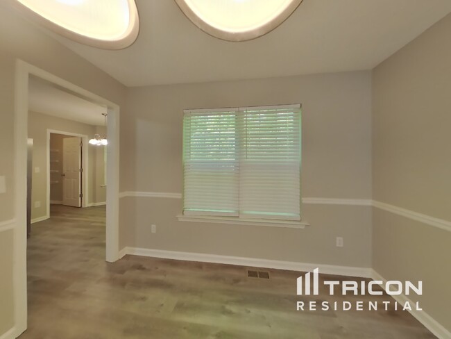 Building Photo - 2144 Shadygrove Walk