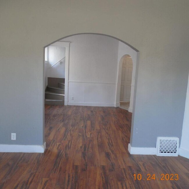 Foto del edificio - 618 Cedar St