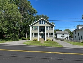 Building Photo - 902 Tulip St
