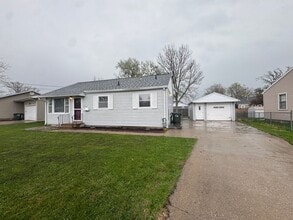 Building Photo - 1007 Cooper Dr