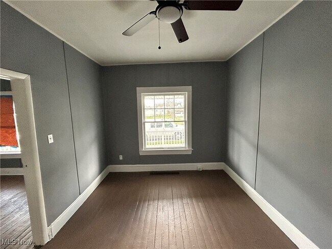 Foto del edificio - 10304 Shale Ave