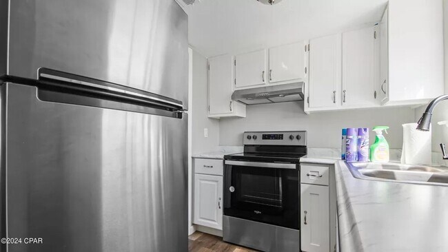 Foto del edificio - 5117 E 10th St