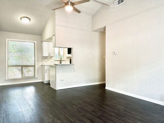 Interior Photo - Zilker Place