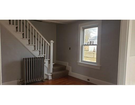 Building Photo - 3 bedroom in Seekonk MA 02771