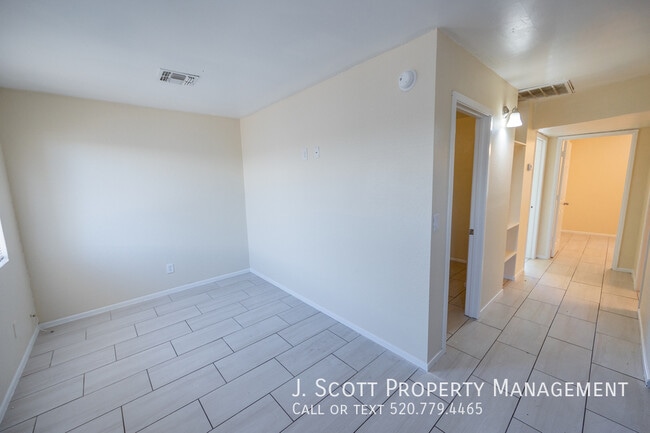 Foto del edificio - 1753 E Harvard St