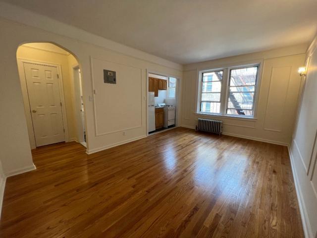 Foto principal - 0 bedroom in SUNNYSIDE NY 11104