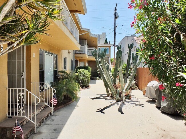 Foto del edificio - 1724 E 1st St