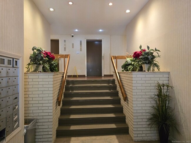 Building Photo - 34 A Padanaram Rd