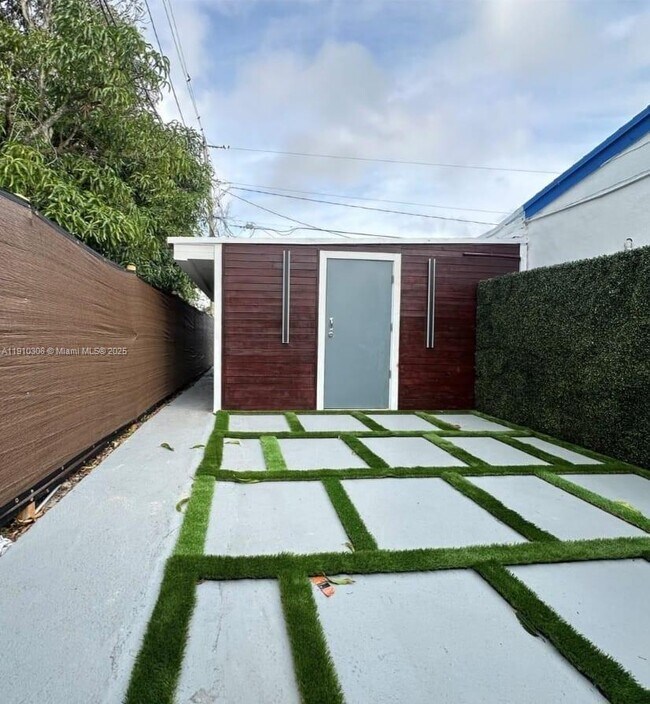 Foto del edificio - 2115 NW 185th St