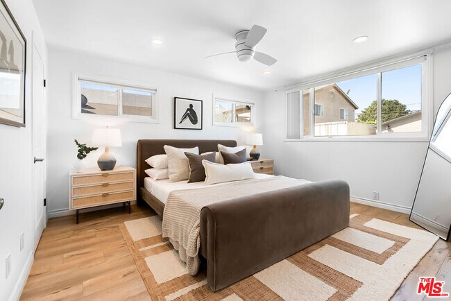 Foto del edificio - 16421 Halldale Ave