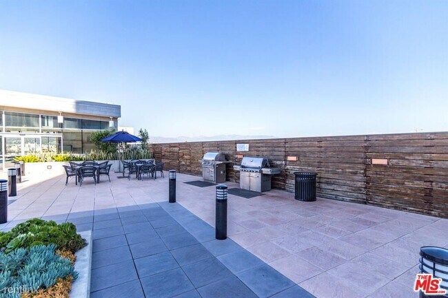 Foto del edificio - 2 br, 2 bath Condo - 3785 Wilshire Blvd Ap...
