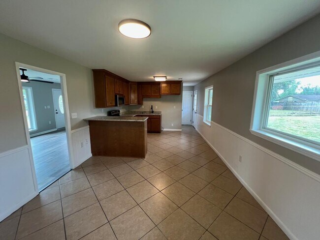 Foto del edificio - 2211 Penhall Dr NE