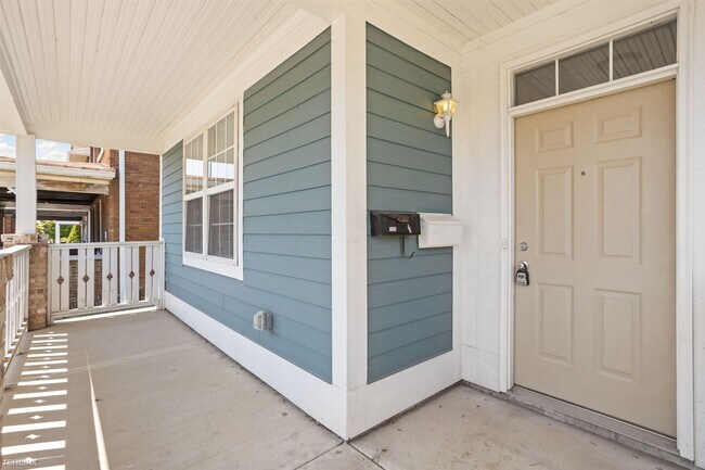 Foto del edificio - 4 br, 2.5 bath House - 2026 N College Ave