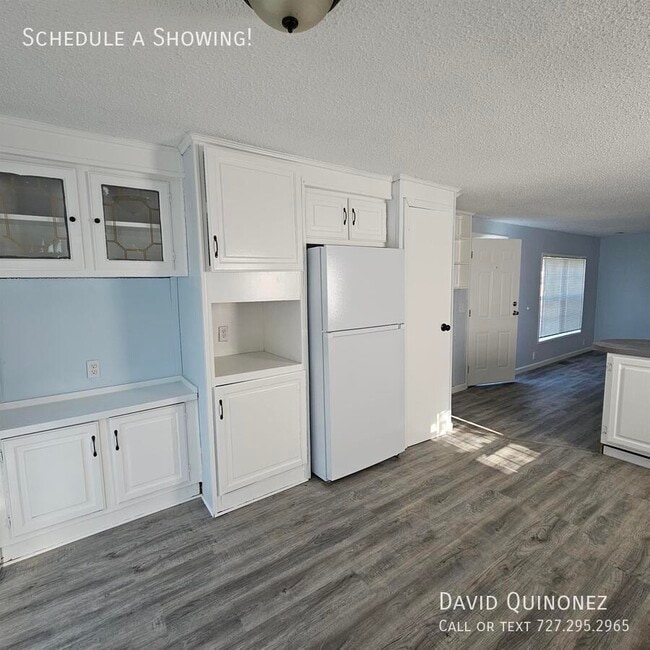 Foto del edificio - 2737 W Washington Center Rd