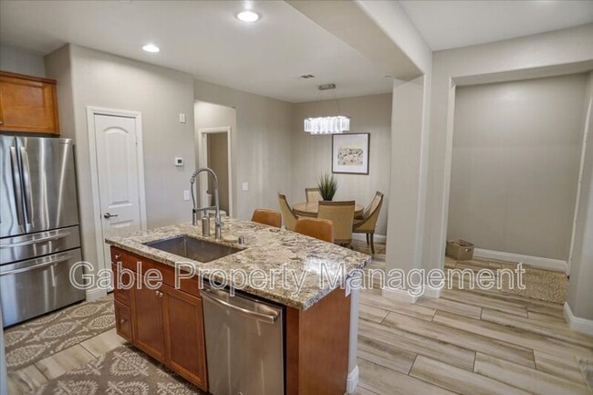 Building Photo - 28821 Camino De Cielo Dr