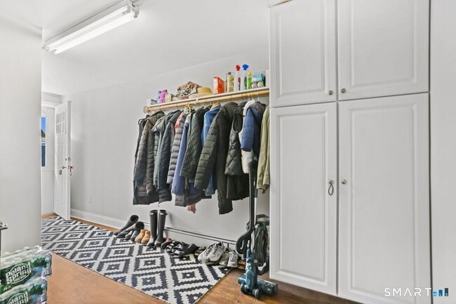 Building Photo - 234 Linwood Ave