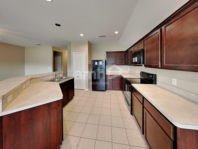 Foto del edificio - 1810 Sparrow Ln
