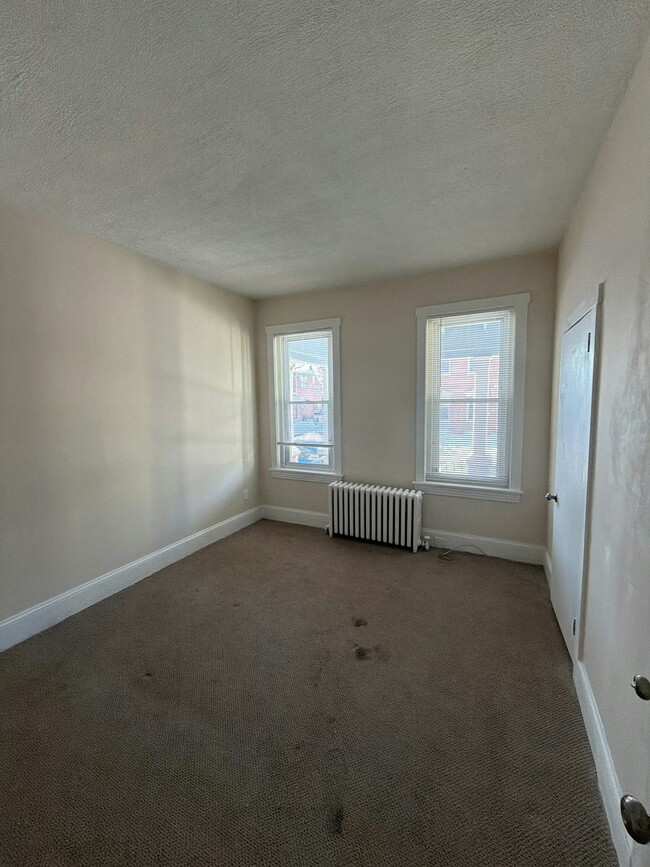 Building Photo - 3 W 4th St