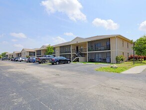 Building Photo - 5321 Summerlin Rd