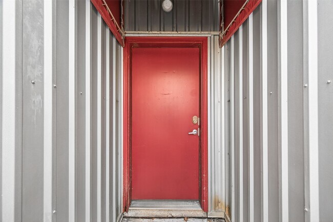 Foto del edificio - 6911 Yellowstone Way Dr