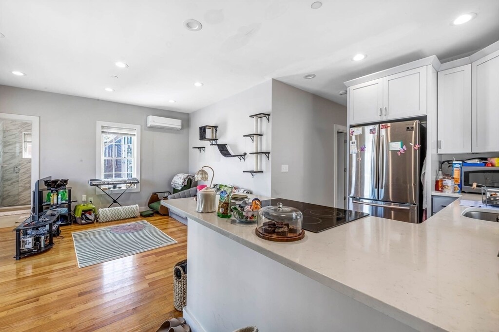 Foto principal - 8 W Bellflower St