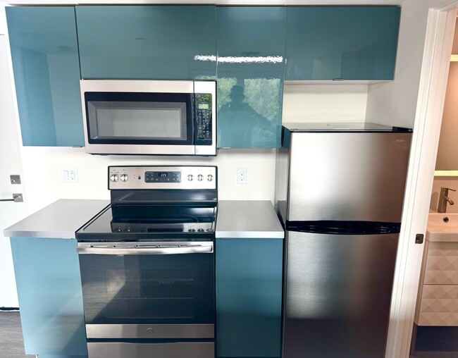 Foto del edificio - 4405 W Point Loma Blvd