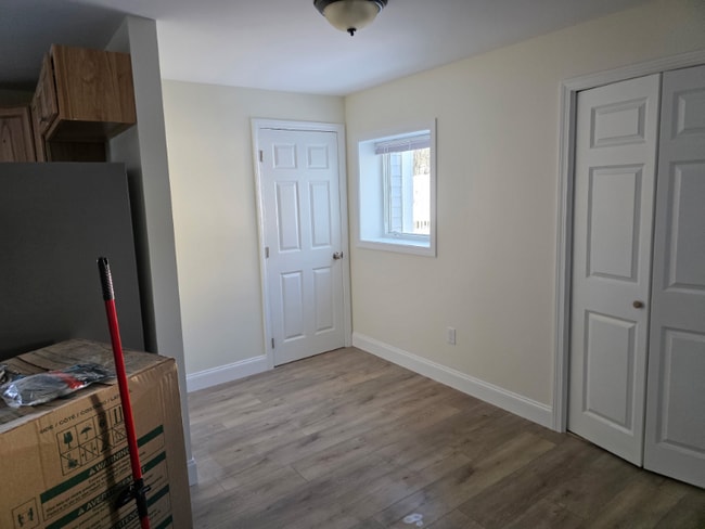 Building Photo - 19 Hill Ave