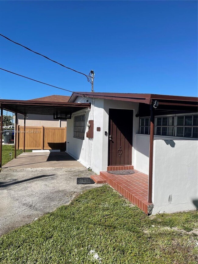 Foto del edificio - 4411 SW 25th St