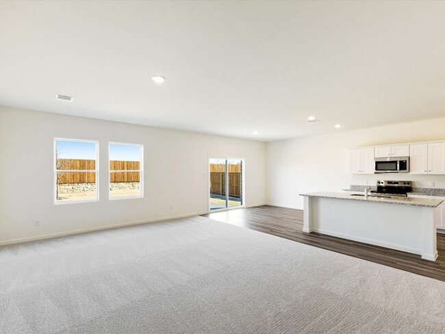 Building Photo - 2122 Mdw Pk Dr