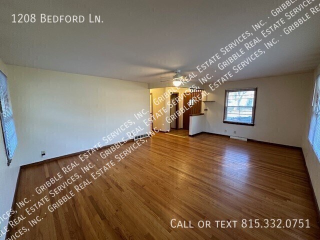 Foto del edificio - 1208 Bedford Ln