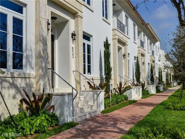 Foto del edificio - 519 Anastasia Ave