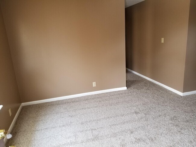 Foto del edificio - 263 White Oak Rd