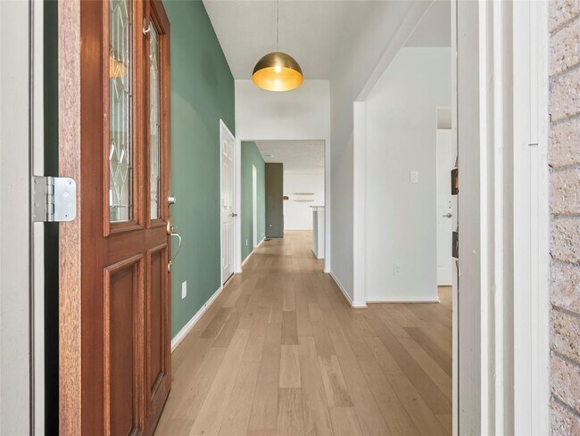 Foto del edificio - 107 E Lasting Spring Cir