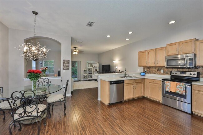 Building Photo - 9911 Venetian River Way