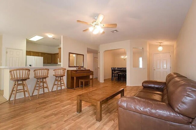 Building Photo - 706 Paso Fino Trail