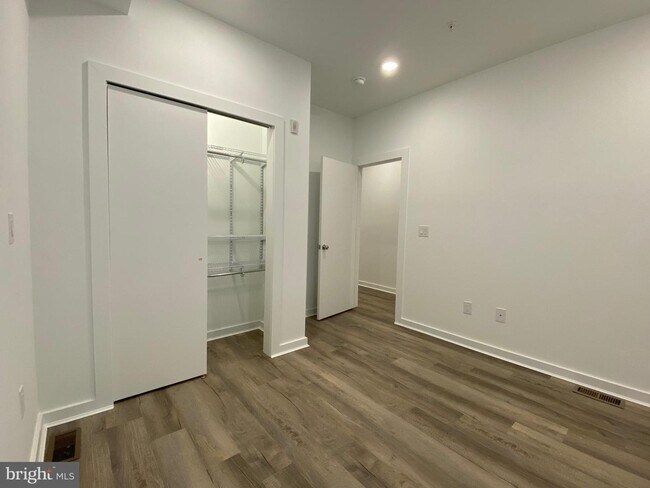Building Photo - 709 N 44th St