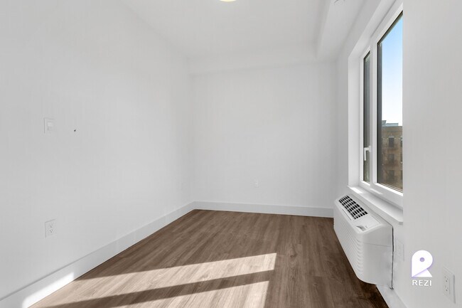 Foto del edificio - 2069 Honeywell Ave