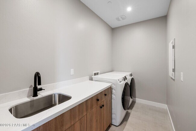 Foto del edificio - 1338 Rockwood Dr