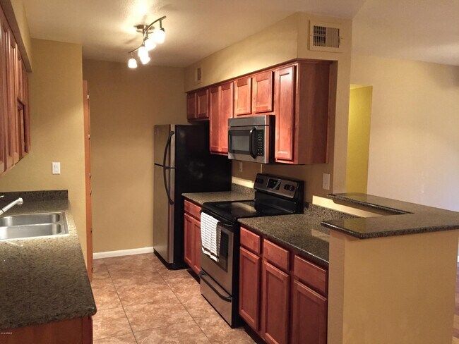 Foto del edificio - 5995 N 78th St