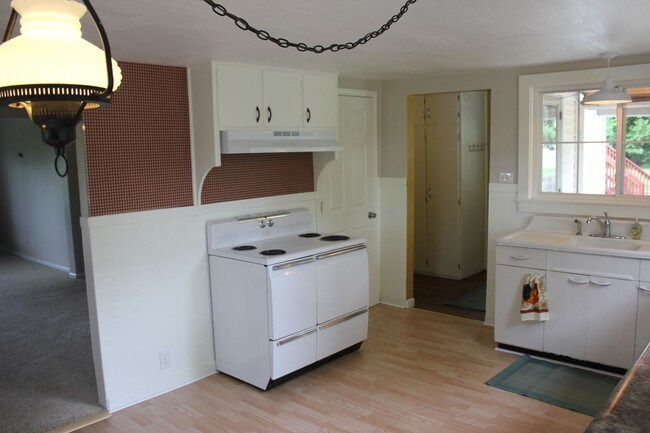 Foto del edificio - 6295 E Hill Rd