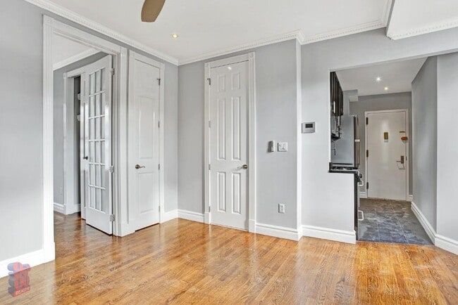 Building Photo - 432 E 13th St