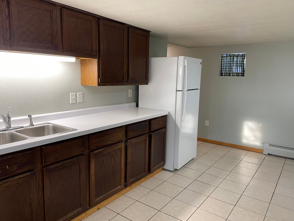 Foto principal - 1210 E 2nd St