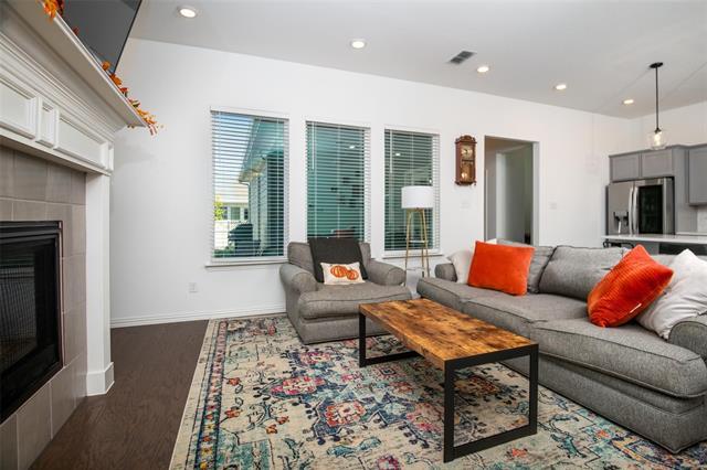 Foto del edificio - 2408 Elm Pl