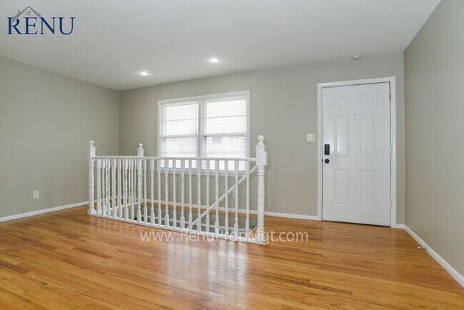Foto del edificio - Available NOW! Lovely 3 Bedroom Home in KC!