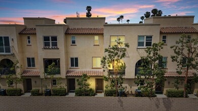 Building Photo - 2651 W Lincoln Ave