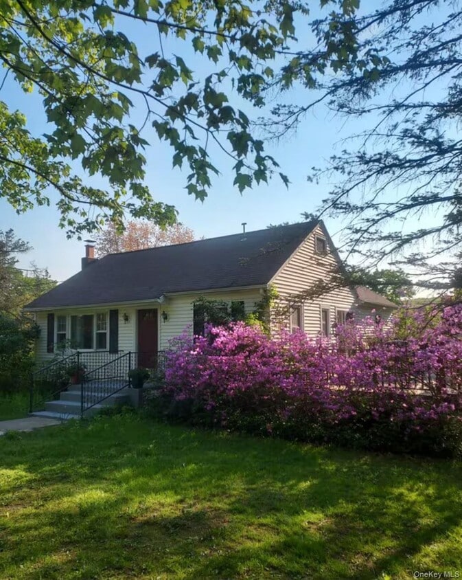 Primary Photo - 3 Orchard Ln