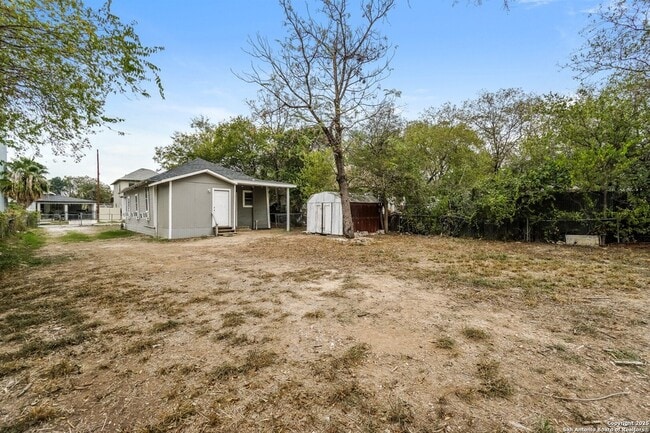 Foto del edificio - 614 Delgado St