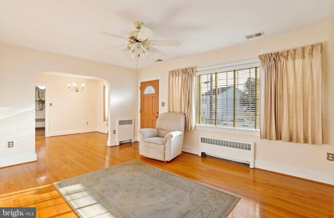 Foto del edificio - 130 Montague Ave